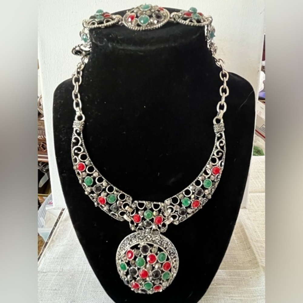 Large Marcasite Rhinestone Stone Motif Necklace pendant and bracelet Silver Tone